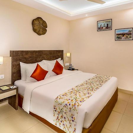 Hotel White Rose Igi Airport New Delhi Buitenkant foto